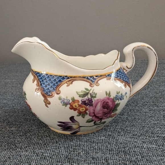Aynsley Other - Aynsley Bone China Wilton Blue Creamer, Made in England